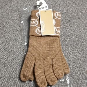NEW ✨Michael Kors Knit Gloves MK Logo Monogram ,100% acrylic